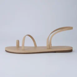 Flat Sandals>Cushionaire Chai Strappy Sandals