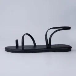 Flat Sandals><noscript><img width=