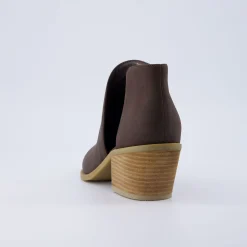 Booties><noscript><img width=