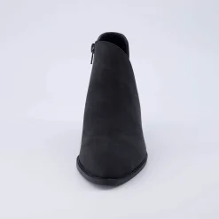 Booties><noscript><img width=