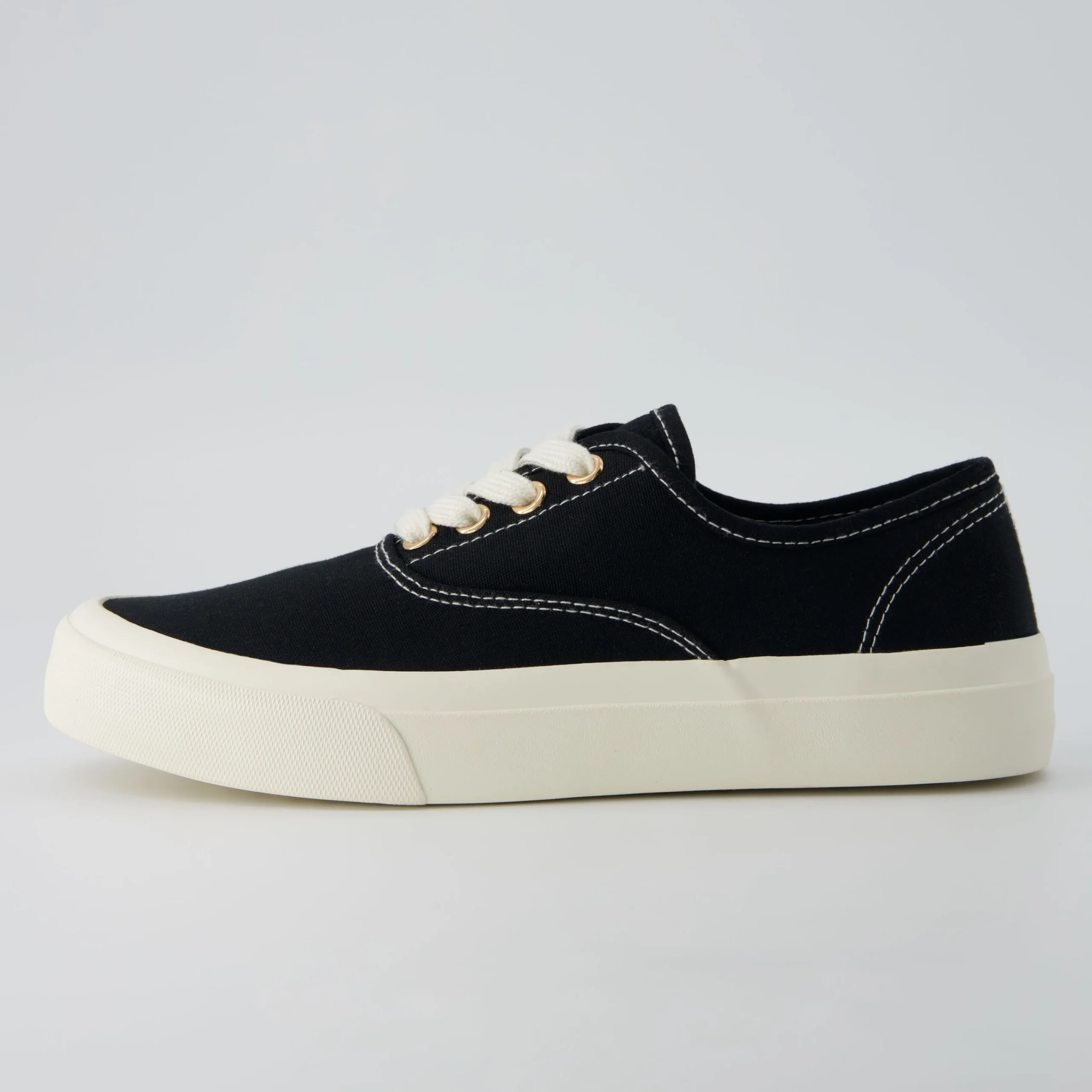 Fashion Sneakers | Canvas Sneakers>Cushionaire Freshman Canvas Lace-Up Sneaker