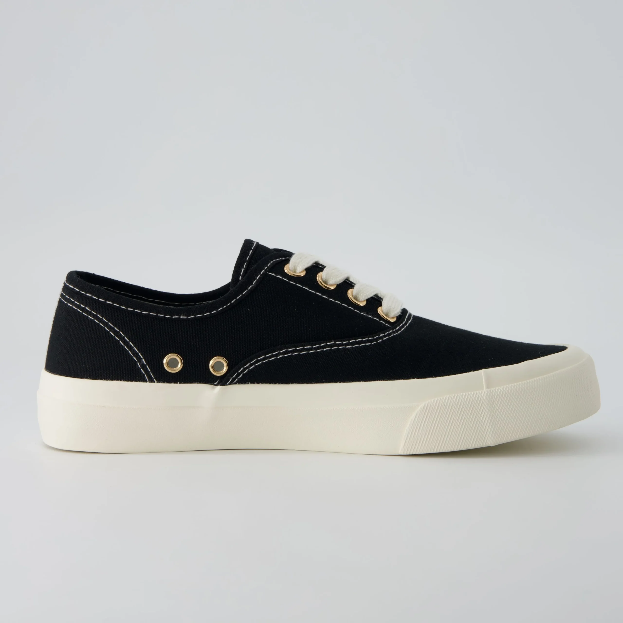 Fashion Sneakers | Canvas Sneakers>Cushionaire Freshman Canvas Lace-Up Sneaker