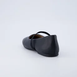 Mary Janes | Casuals><noscript><img width=