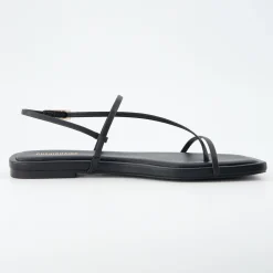 Flat Sandals><noscript><img width=