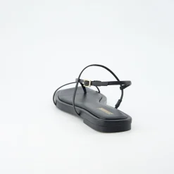 Flat Sandals><noscript><img width=