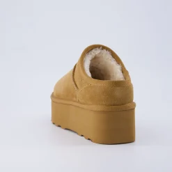 Slippers | Clogs & Mules><noscript><img width=