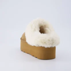 Slippers | Clogs & Mules><noscript><img width=