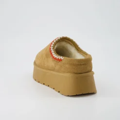 Slippers | Clogs & Mules><noscript><img width=