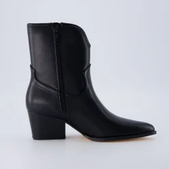 Booties><noscript><img width=