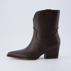Booties><noscript><img width=