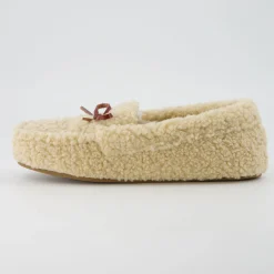 Slippers><noscript><img width=