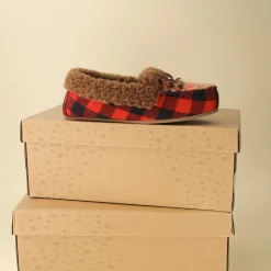Slippers>Cushionaire Stella Cozy Moccasin Slippers
