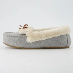 Slippers>Cushionaire Stella Cozy Moccasin Slippers