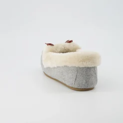 Slippers><noscript><img width=