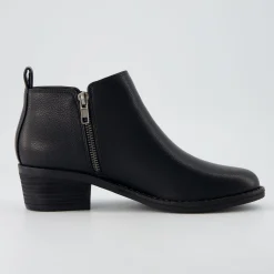Booties><noscript><img width=