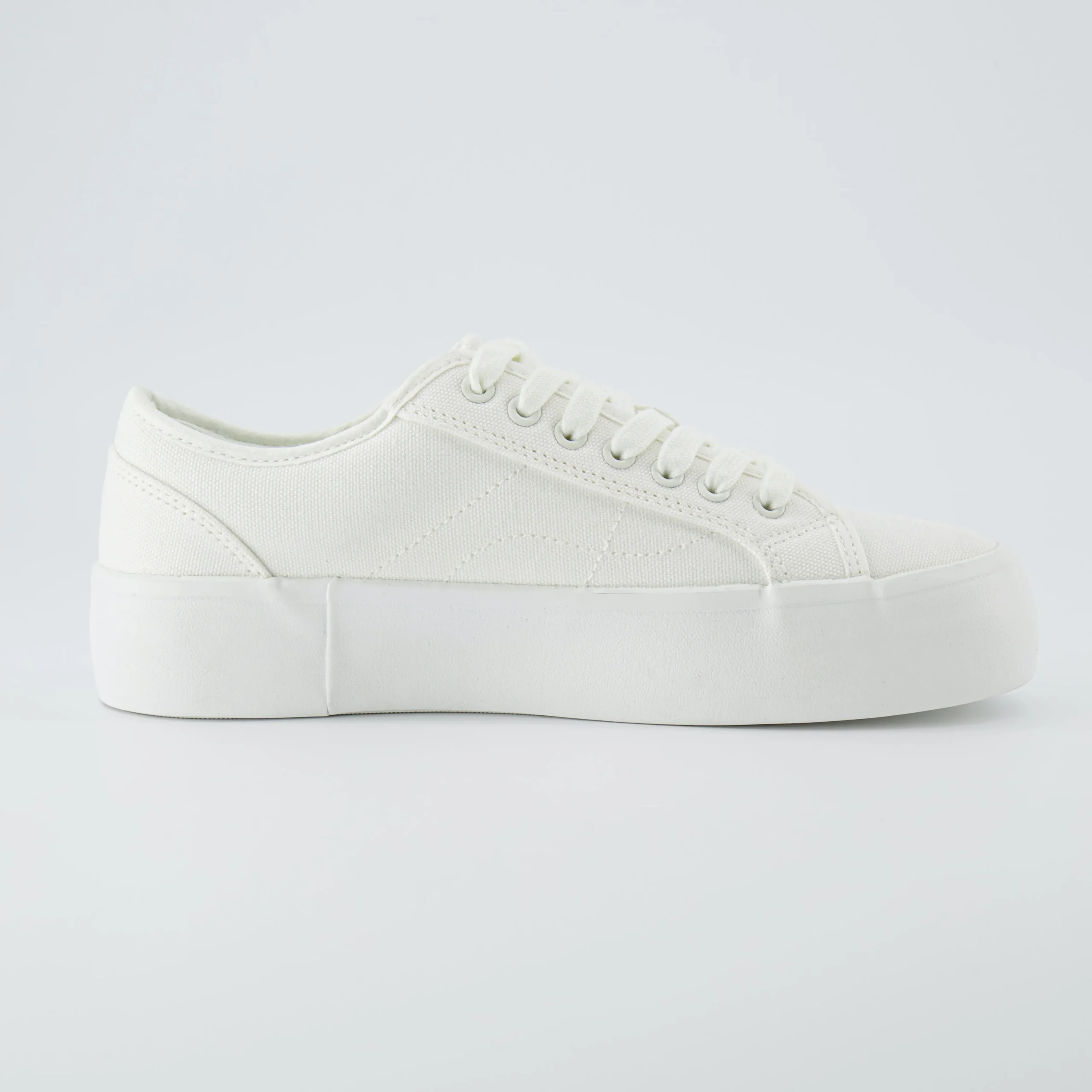 Fashion Sneakers | Sneakers>Cushionaire Tag Low Top Canvas Sneaker