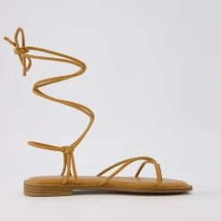 Flat Sandals><noscript><img width=